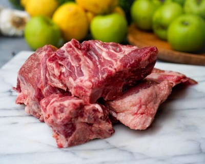 Свинина на кости охлаждённая 1 кг - купить в Бурул
